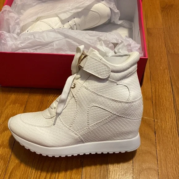 Shoedazzle - Picture 2 of 5